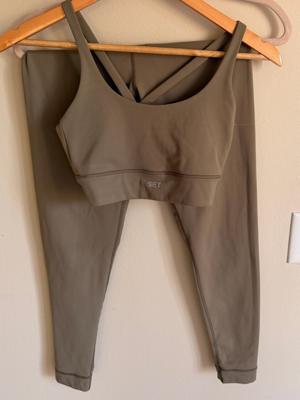 SET Olive Green Seamless Sports Bra and Legging Set